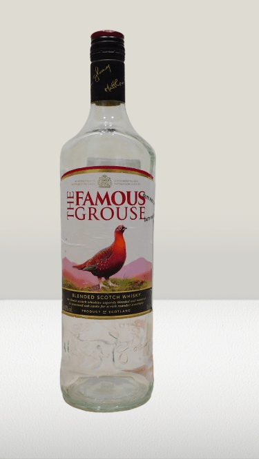 ঘর সাজানোর জন্য কাচের বোতল (Famous Grouse)